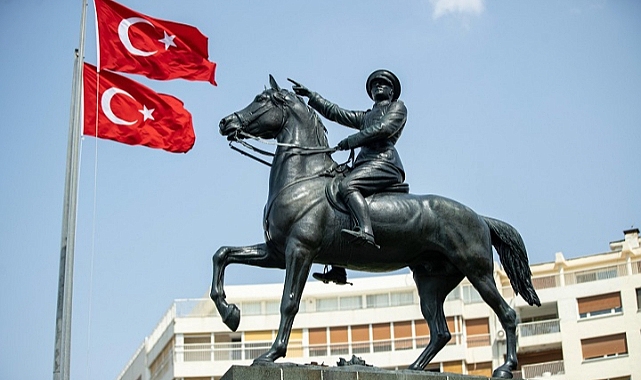 Büyükşehir’den 30 Ağustos’a coşkulu kutlama