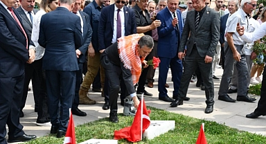 CHP Genel Başkanı Özel, Dumlupınar'da konuştu