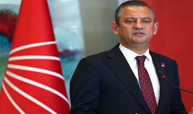 CHP lideri Özgür Özel'in ayağı kırıldı!