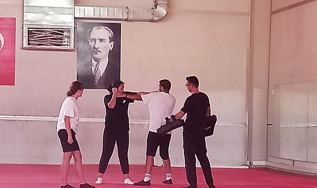Çiğli Belediyesi’nden Öz Savunma Eğitimi
