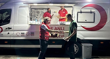 Ekiplere ve Vatandaşlara Destek Veriyor