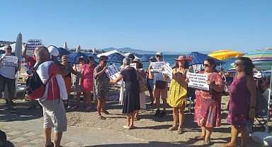Foça'da kıyıları işgal eden işletmeler protesto edildi