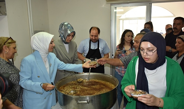 Göktaş, Alevi vatandaşlarla bir araya geldi, aşure dağıttı
