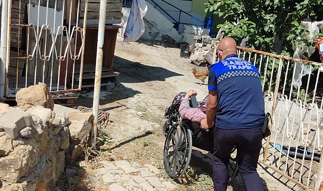 İzmir Büyükşehir Belediyesi’nin tüm birimleri yangında seferber oldu