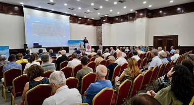 İzmir'de vakıflara yönelik eğitim programı düzenlendi