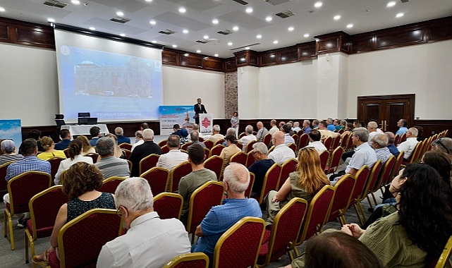 İzmir&#039;de vakıflara yönelik eğitim programı düzenlendi