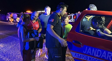 Karaburun'da evler tahliye ediliyor