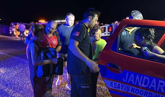 Karaburun'da evler tahliye ediliyor