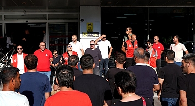 Karşıyaka Belediyesinde işten çıkarılanlar eylem yaptı