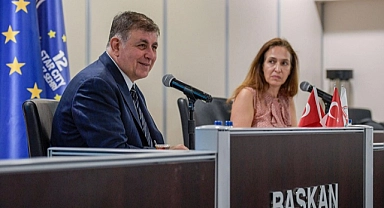 Karşıyaka İskelesi'nin yenilenmesi gündemimizde