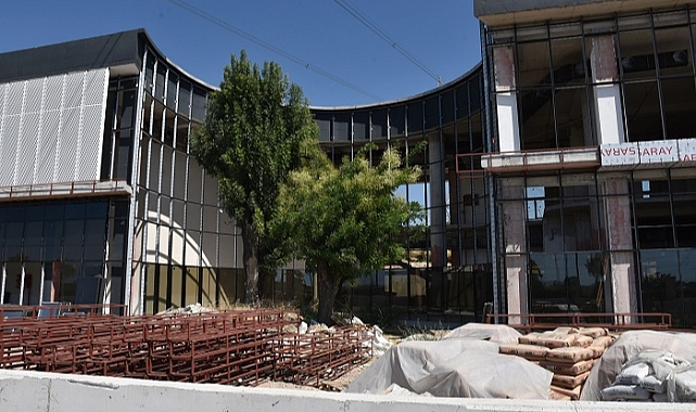 Proje Değiştiren Kütüphaneler Hızla İlerliyor