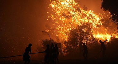 Urla'da alevler yükseliyor