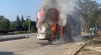 23 Elazığ FK'nin otobüsü yandı