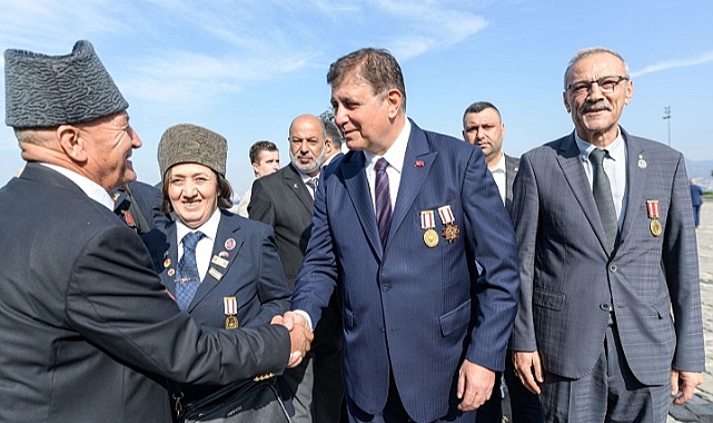 "Başkan Tugay Gaziler Günü'ne Babasının Madalyalarıyla Katıldı"