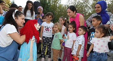 Bayraklı'da çocuklar şenlikte buluştu