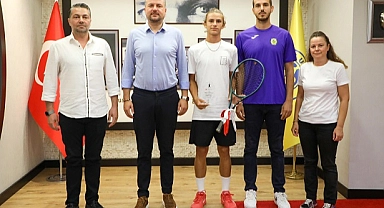 Bucalı şampiyon sporcudan Başkan Görkem Duman’a ziyaret