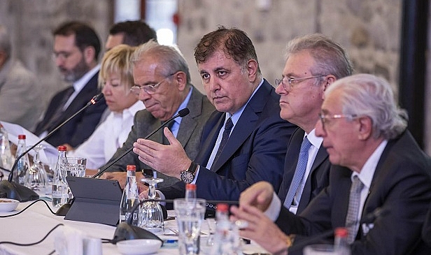 Bütün dünya dursa da biz durmayacağız