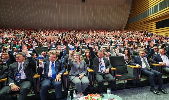 CHP'de tüzük değişikliği kabul edildi