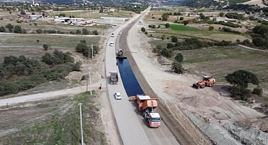 Demirci - Salihli yolu asfaltlanıyor
