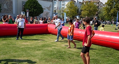 Gaziemirliler kentleri ve sağlıkları için spor yaptı