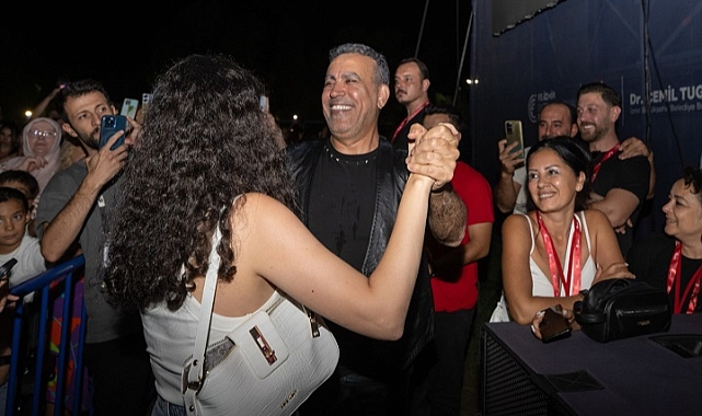 Haluk Levent ile unutulmaz 9 Eylül coşkusu