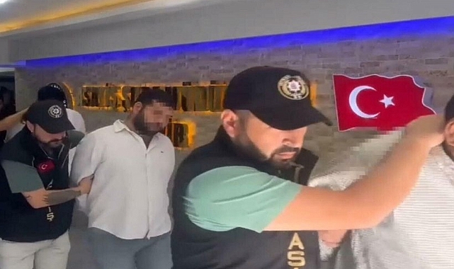 İzmir&#039;de operasyonda yakalanan 5 kişi tutuklandı