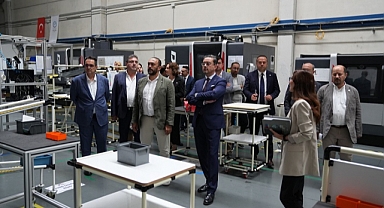 İzmir'deki Model Fabrika'da incelemelerde bulundular