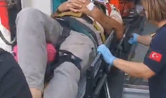 İzmir itfaiyesi kayalıklardan düşen kişiyi kurtardı