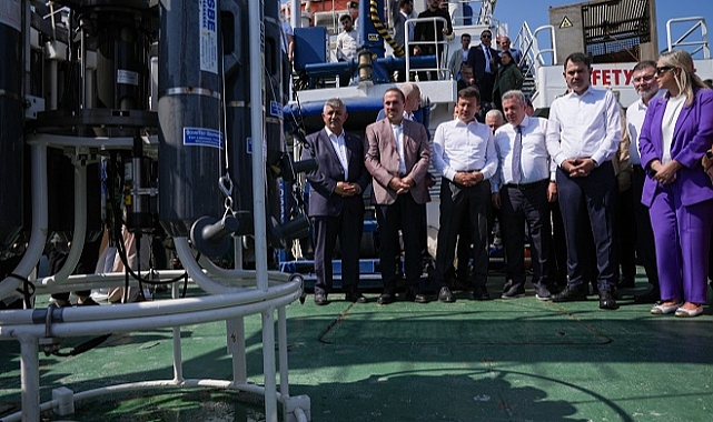 "İzmir Körfezi Ölüyor, Sorumlular Adım Atmadı"