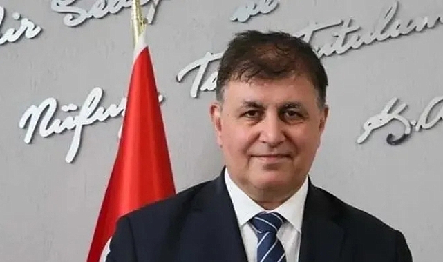 "İzmir'de Anıt Krizi: Armağan Çağlayan'dan Tepki!"