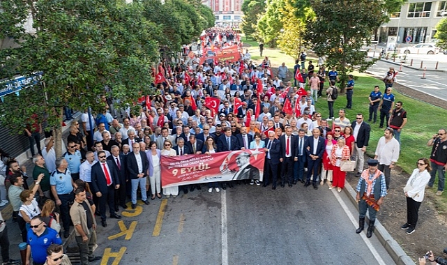 İzmirliler Zafer Yürüyüşü’nde buluştu