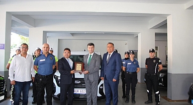 Marmaris'te iş insanından emniyete hibe araç desteği