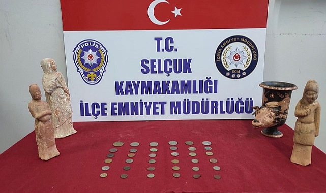 Otomobilde tarihi eser ve sikkeler ele geçirildi