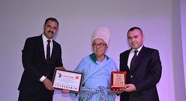 Yılın ahisi kahvehaneci Ragıp Sarsılmazer oldu