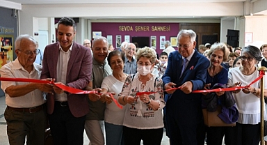 55. Yıl coşkusunu Bornova'da kutladı