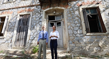 Atatürk Evi kaderine terk edilmesin
