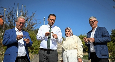 Başkan Eşki’den bal hasadı