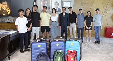 Başkan Önal'dan öğrencilere anlamlı hediye