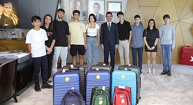 Başkan Önal'dan öğrencilere anlamlı hediye