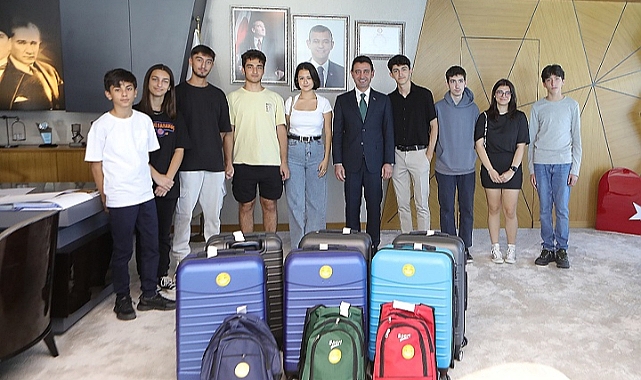 Başkan Önal'dan öğrencilere anlamlı hediye