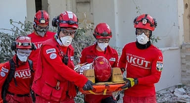 Bayraklı'da 30 Ekim depremi unutulmadı!