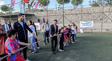 Bayraklı’da çocuklar mahalle şenliğinde buluştu