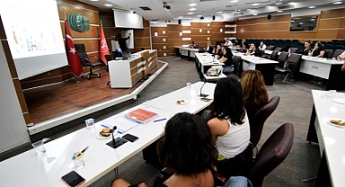 Bornova’da çalışanlara Toplumsal Cinsiyet Eşitliği Semineri