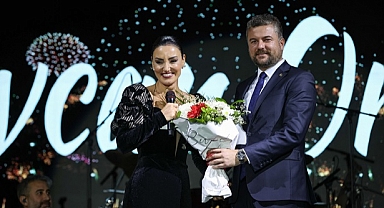 Buca’da Cumhuriyet coşkusu meydanlara sığmadı