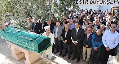 Cahit Çetin son yolculuğuna uğurlandı