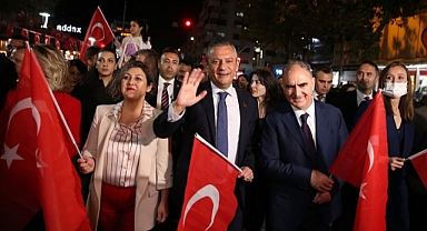CHP Lideri Özel, Manisa'da Fener Alayına Katıldı