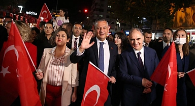 CHP Lideri Özel, Manisa'da Fener Alayına Katıldı