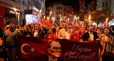 Cumhuriyet cesarettir, Cumhuriyet Mustafa Kemal Atatürktür