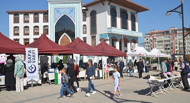Gazze'ye yardım için "Hayır Çarşısı" kuruldu