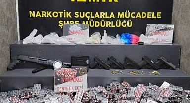 İzmir'de Uyuşturucu Ticareti Şüphelisi Tutuklandı